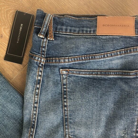 BCBGMAXAZRIA Tomboy 5 Pocket Distressed Med Wash Straight Leg Jeans Blue Sz 29 - Picture 3 of 8